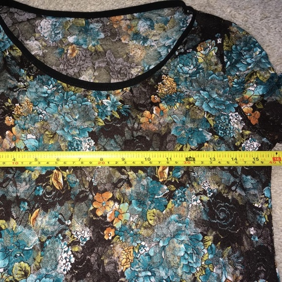 Floral Lace Top, Size M/L - Picture 4 of 8